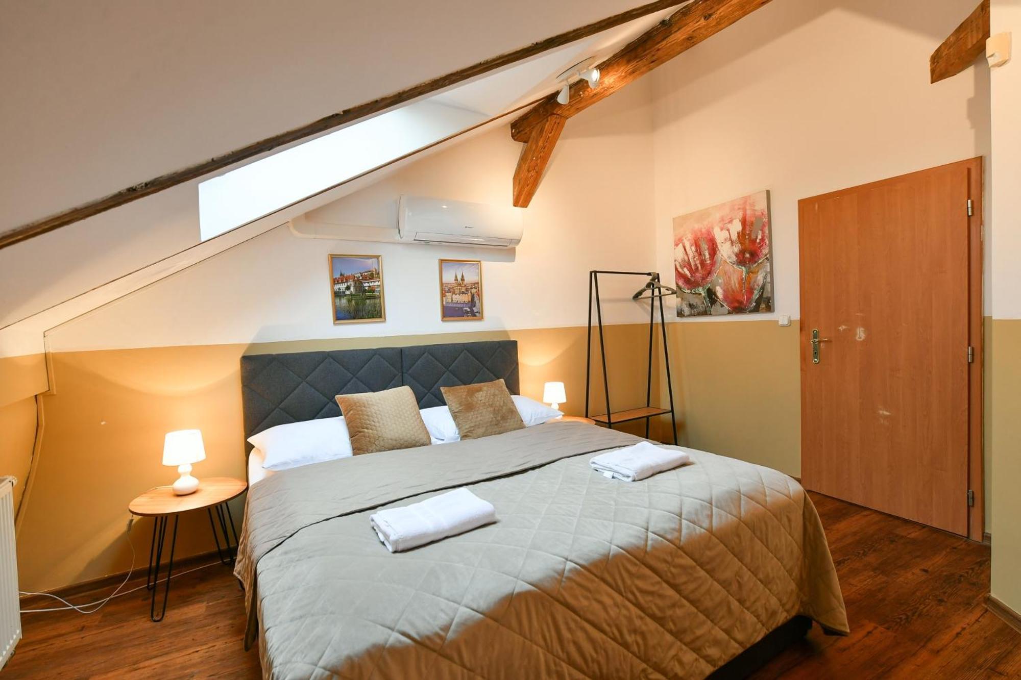 Amazing Charles Bridge Apartment Prag Dış mekan fotoğraf